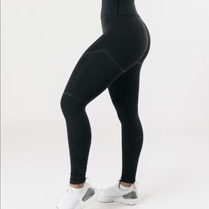 Alphalete Revival Leggings -black